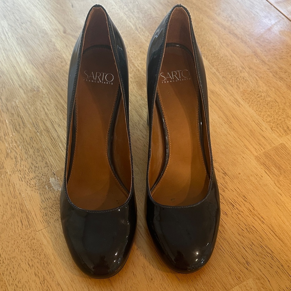 Women's navy patin Pumps